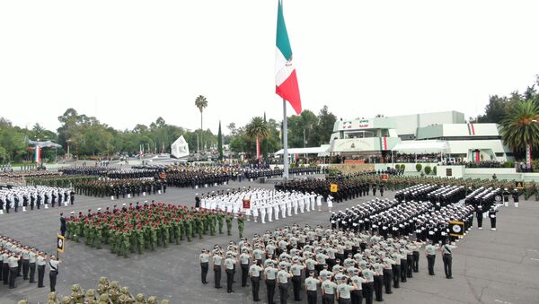 Efectivos militares presentes en el ensayo del desfile del 16 de septiembre en la Ciudad de México - Sputnik Mundo