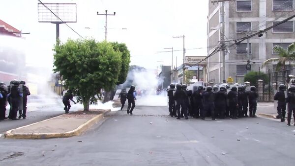 Honduras celebra el Día de la Independencia en medio de fuertes enfrentamientos - Sputnik Mundo