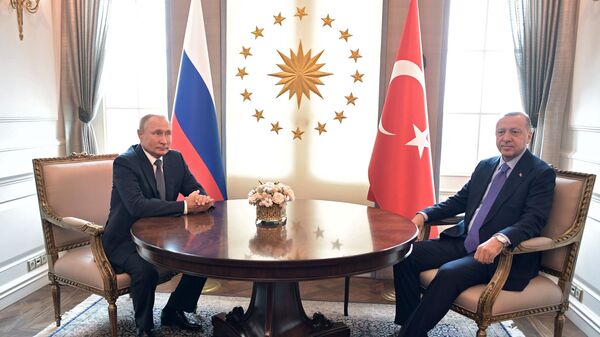 El presidente de Rusia, Vladímir Putin, con su homólogo turco, Recep Tayyip Erdogan - Sputnik Mundo