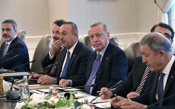 Delegación turca, presidida por el presidente Recep Tayyip Erdogan,  en el encuentro tripartita en Ankara, el 16 de agosto de 2019 - Sputnik Mundo