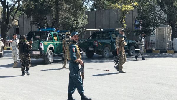 Las Fuerzas de Seguridad de Afganistán cerca del lugar de la explosión en Kabul - Sputnik Mundo