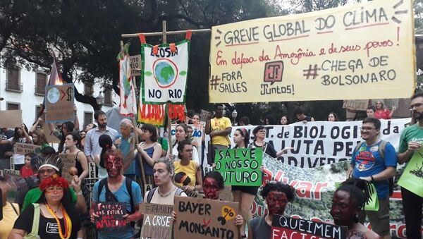 Protestas en defensa del clima en Río de Janeiro - Sputnik Mundo