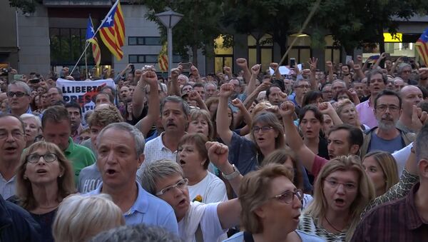 Independentistas catalanes protestan por el arresto de activistas acusados de preparar atentados  - Sputnik Mundo