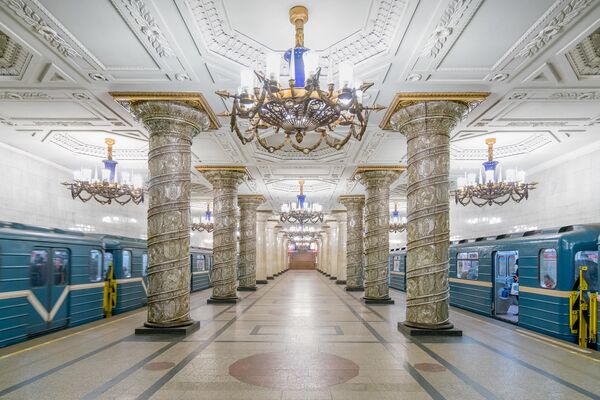 El encanto de las estaciones de metro soviéticas - Sputnik Mundo