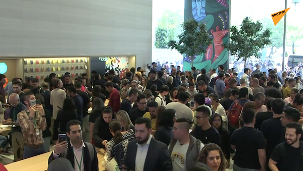 Inauguran la primera tienda 'flagship' de Apple en México  - Sputnik Mundo