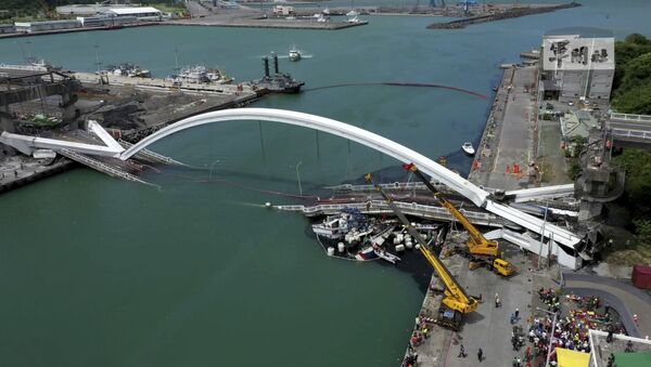 El puente colapsado en Taiwán - Sputnik Mundo