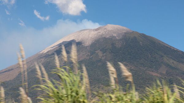 Volcán San Miguel en El Salvador - Sputnik Mundo