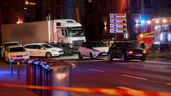 El camión que embistió contra otros vehículos en Alemania - Sputnik Mundo