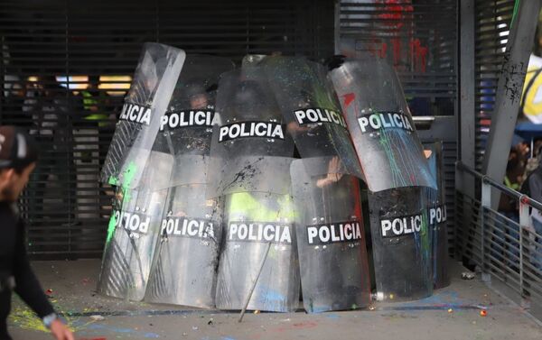 Disturbios en la Plaza de Bolívar en Bogotá - Sputnik Mundo