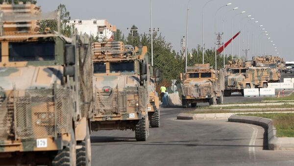 Vehículos militares turcos en la frontera turco-siria - Sputnik Mundo