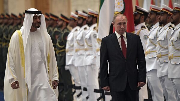 El presidente ruso, Vladímir Putin, arriba en visita oficial a Abu Dabi - Sputnik Mundo