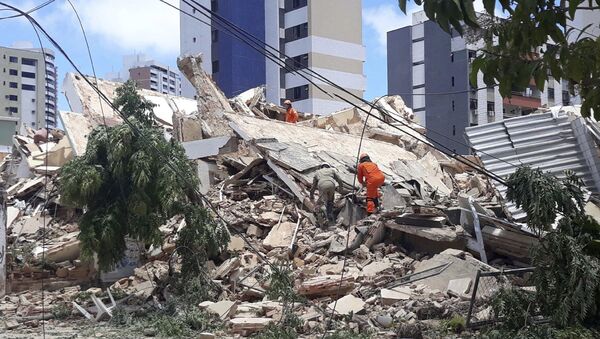  Derrumbe de un edificio de siete pisos en la ciudad brasileña de Fortaleza - Sputnik Mundo