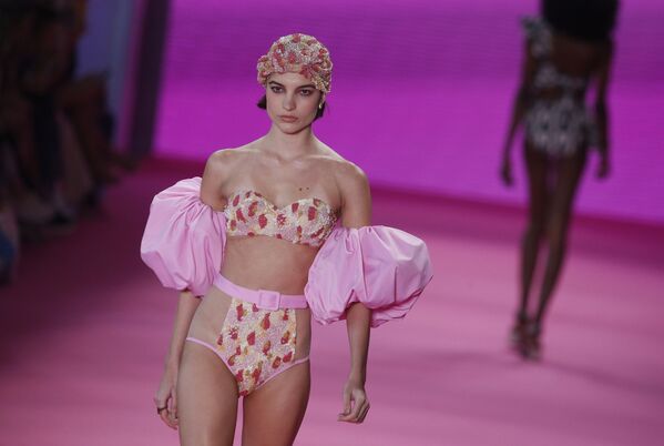 Sensualidad y elegancia: la Semana de la Moda de Sao Paulo, en imágenes
 - Sputnik Mundo