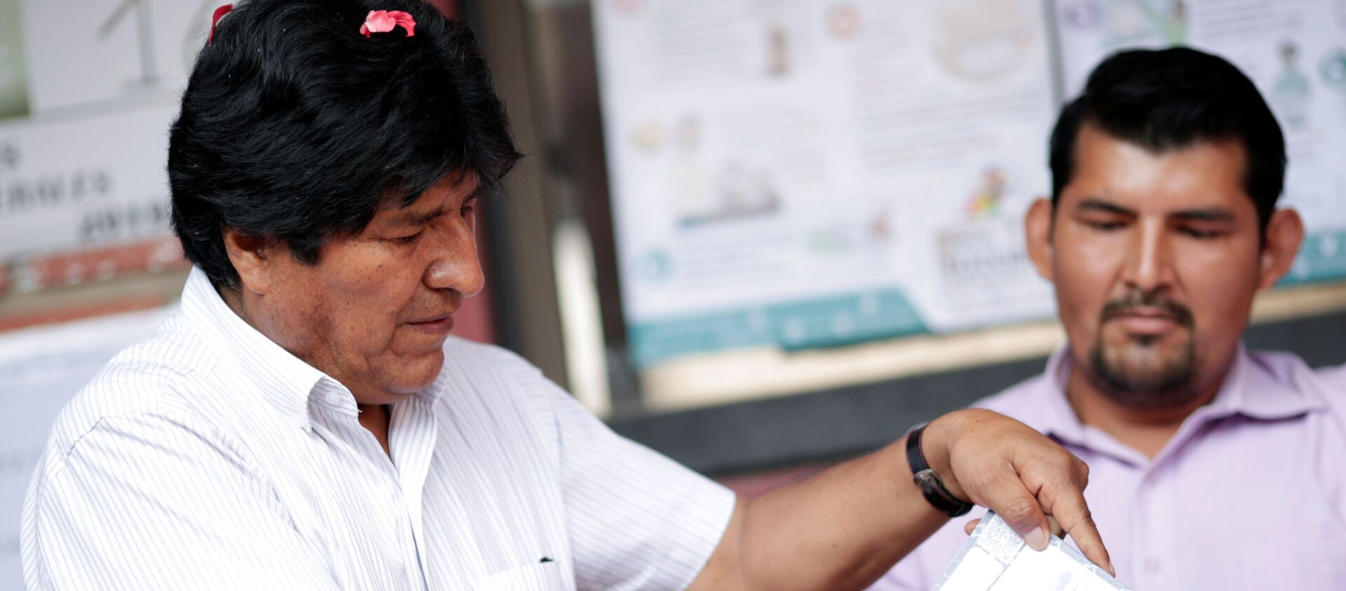 Evo Morales, presidente de Bolivia emite su voto en las elecciones generales - Sputnik Mundo, 1920, 14.11.2019