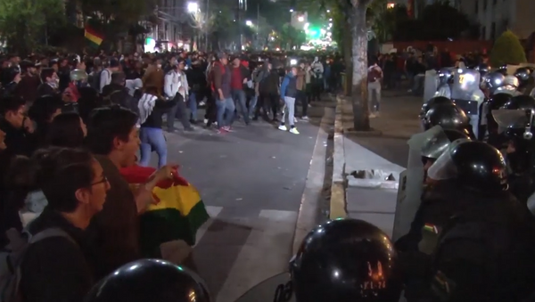 Las protestas sacuden Bolivia tras los resultados preliminares de las presidenciales - Sputnik Mundo