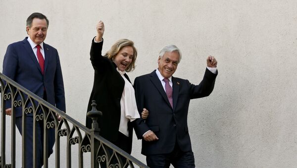 La primera dama chilena, Cecilia Morel, junto a su esposo Sebastián Piñera - Sputnik Mundo