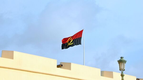 La bandera de Angola - Sputnik Mundo