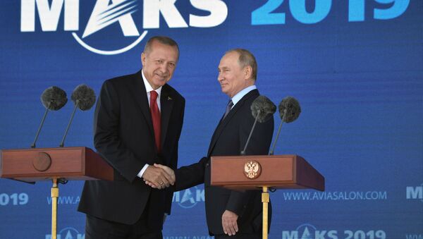 El presidente de Turquía, Recep Erdogan, junto a Vladímir Putin - Sputnik Mundo