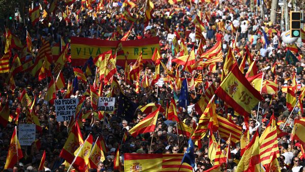 Las protestas antindependencia en Barcelona  - Sputnik Mundo