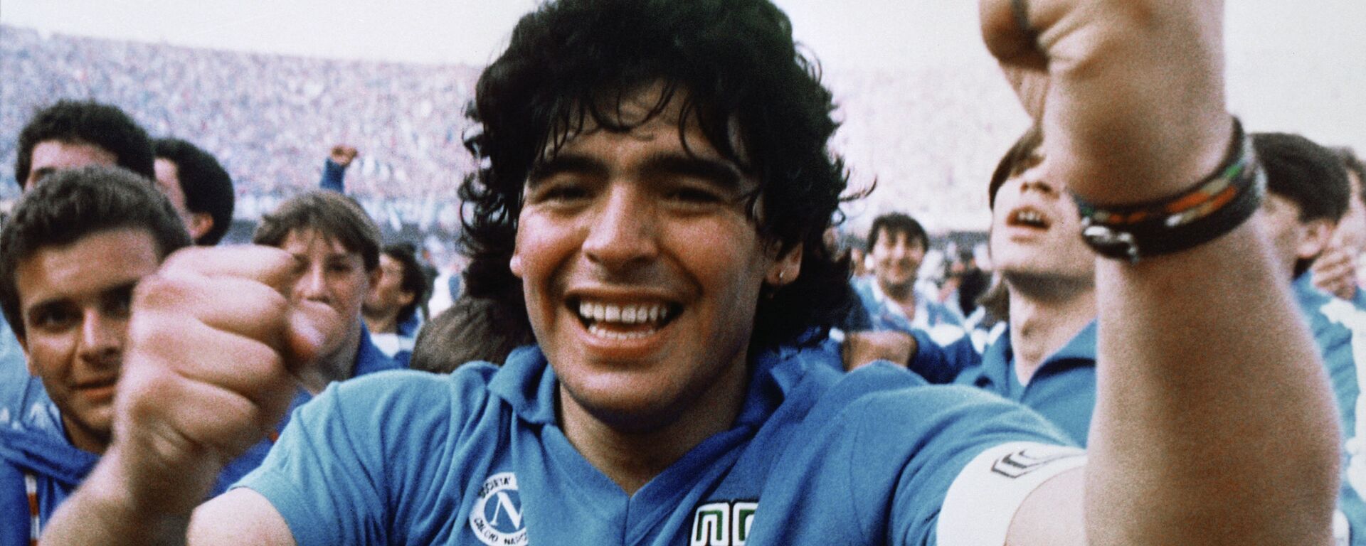 Диего Марадона после победы клуба Наполи в чемпионате Италии, 1987 - Sputnik Mundo, 1920, 14.09.2021