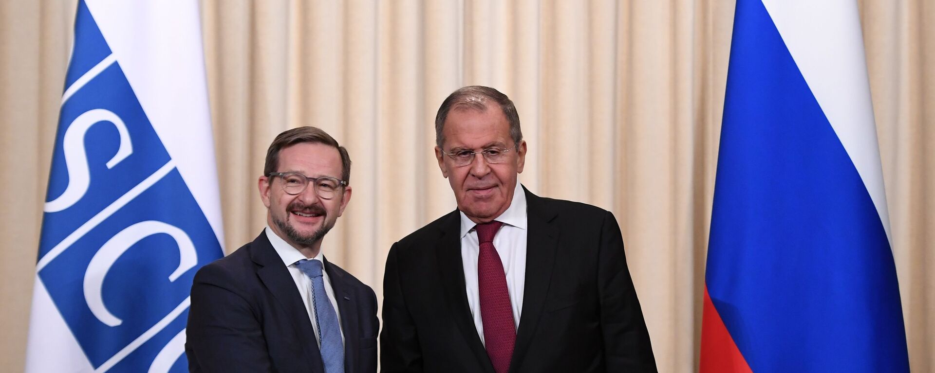 El secretario general de la OSCE, Thomas Greminger, y el ministro de Exteriores de Rusia, Serguéi Lavrov - Sputnik Mundo, 1920, 26.11.2022