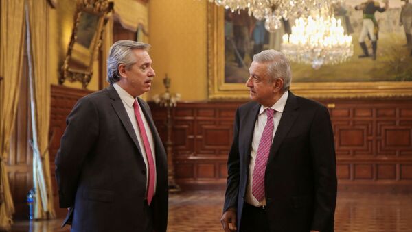 El presidente electo de Argentina, Alberto Fernández, junto al mandatario de México, Andrés Manuel López Obrador - Sputnik Mundo