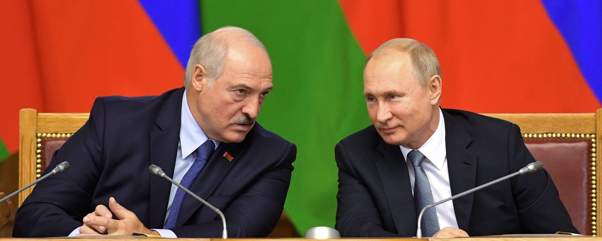 El presidente de Bielorrusia, Alexandr Lukashenko, y el presidente de Rusia, Vladímir Putin - Sputnik Mundo, 1920, 06.11.2019