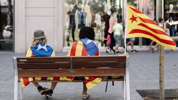 Las banderas independentistas de Catalonia - Sputnik Mundo