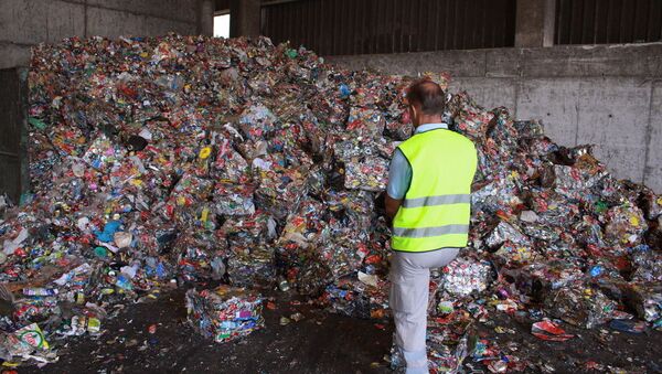 Reciclaje de la basura de plástico en España - Sputnik Mundo