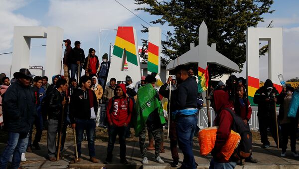 Manifestantes cerca del Aeropuerto Internacional El Alto (Archivo) - Sputnik Mundo