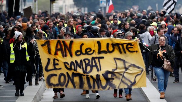 Protestas en Francia en el marco del aniversario del movimiento 'chalecos amarillos' - Sputnik Mundo