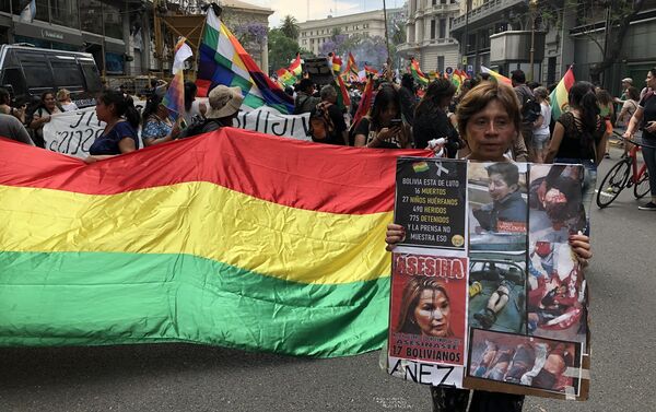 Manifestantes denunciaron los muertos por la represión en Bolivia - Sputnik Mundo