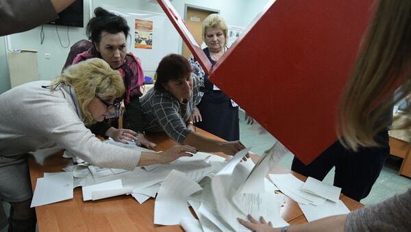 Conteo de votos tras las elecciones en Bielorrusia - Sputnik Mundo