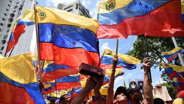 Banderas venezolanas (archivo) - Sputnik Mundo