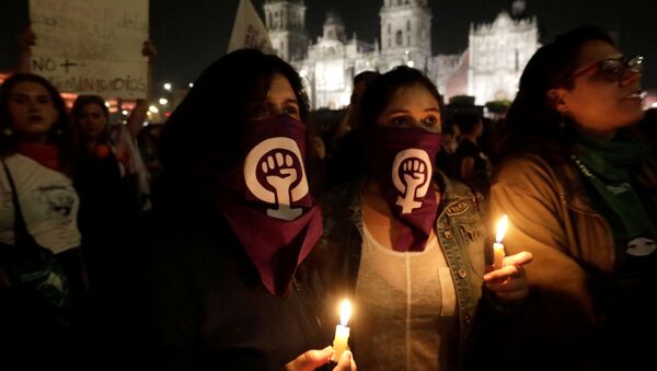 Protestas contra femicidios y la violencia de género en México - Sputnik Mundo