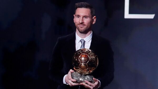 Lionel Messi, futbolista argentino, tras vencer su sexto Balón de Oro en París (Francia), el 2 de diciembre de 2019 - Sputnik Mundo