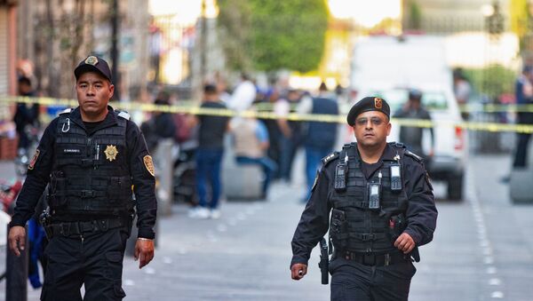 Policía de México en el lugar del tiroteo - Sputnik Mundo