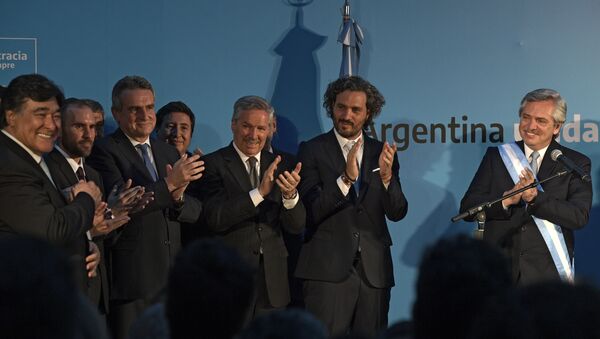 El presidente de Argentina, Alberto Fernández, junto al nuevo gabinete - Sputnik Mundo