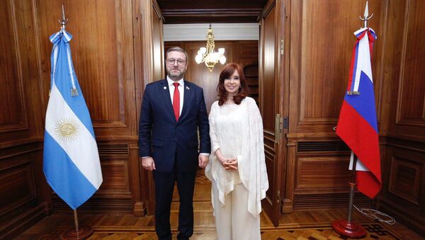 La vicepresidenta de Argentina, Cristina Fernández recibe a Konstantin Kosachev, presidente del Comité de Asuntos Internacionales del Parlamento de Rusia - Sputnik Mundo
