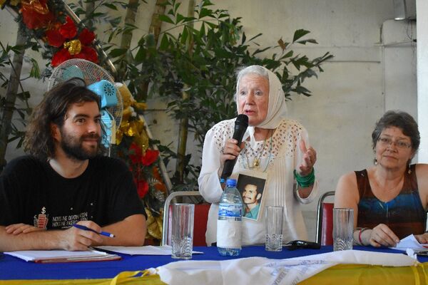 Nora Cortiñas, fundadora de las Madres de Plaza de Mayo ofrece su experiencia en Haití  - Sputnik Mundo