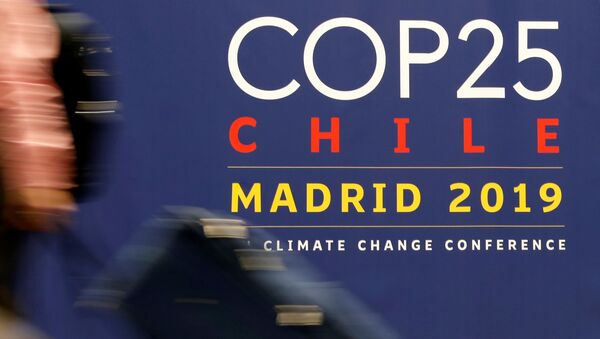 El logo de la COP25 en Madrid, España - Sputnik Mundo