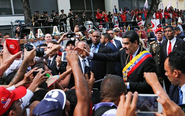 El presidente de Venezuela, Nicolás Maduro, llegando al Palacio Federal Legislativo - Sputnik Mundo