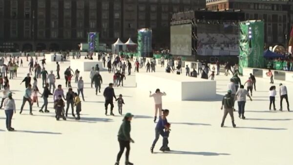 Pista de patinaje ecológica en Ciudad de México - Sputnik Mundo