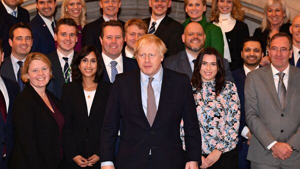 El primer ministro del Reino Unido, Boris Johnson, con el nuevo Gobierno - Sputnik Mundo