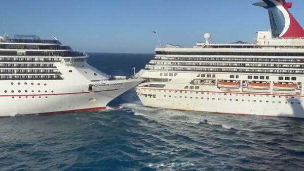 Dos cruceros de la línea Carnival colisionan en isla Cozumel - Sputnik Mundo