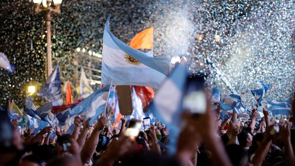 Los argentinos festejan la asunción de Alberto Fernández - Sputnik Mundo