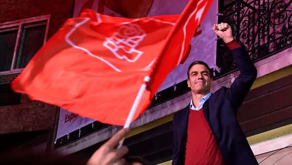 Pedro Sánchez celebra la victoria del PSOE en las elecciones generales de España, el 10 de noviembre de 2019 - Sputnik Mundo