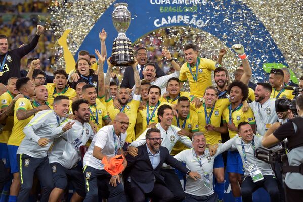 Brasil celebra su victoria en la Copa América 2019 en Río de Janeiro (Brasil), el 7 de julio de 2019 - Sputnik Mundo