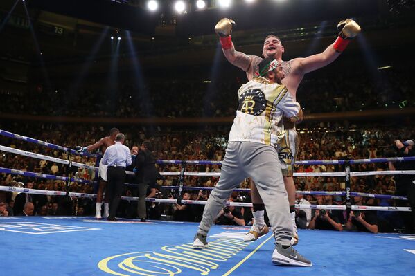Andy Ruiz, triple campeón de peso pesado, tras la pelea con Anthony Joshua en Nueva York - Sputnik Mundo