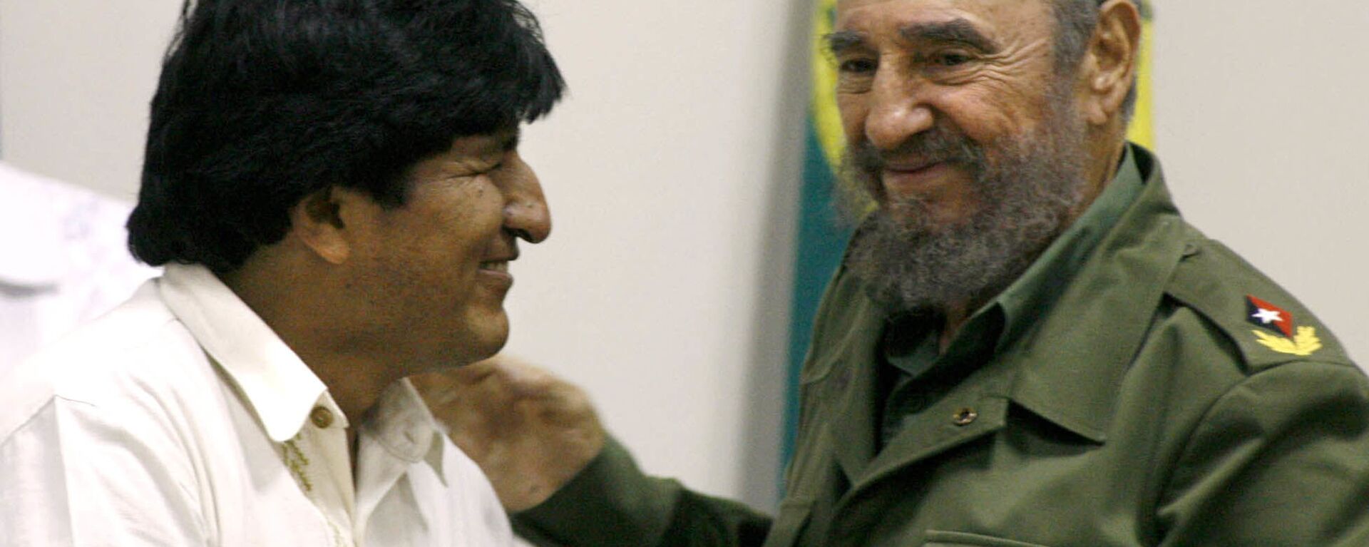Evo Morales junto a Fidel Castro en La Habana en abril de 2006 - Sputnik Mundo, 1920, 23.04.2022